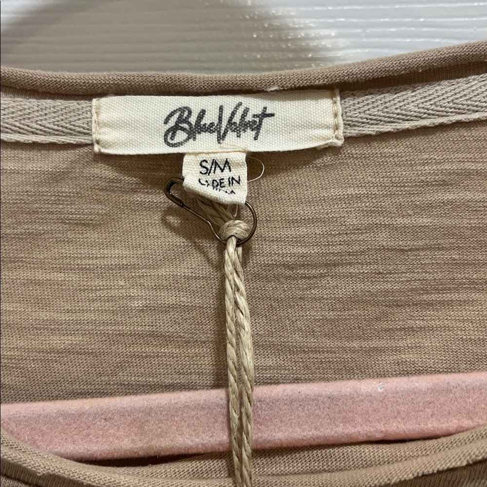 Beautiful cream dress. It’s brand new with tags on it. - Picture 2 of 6